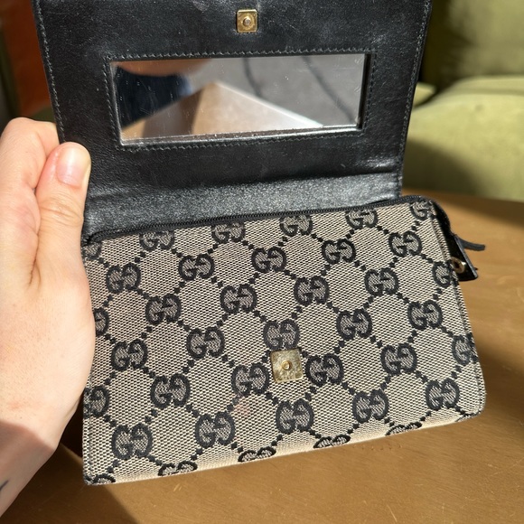 Gucci Make Up Bag - Picture 2 of 5